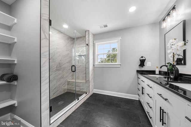 1371 N ROYAL AVE, Front Royal, VA 22630
