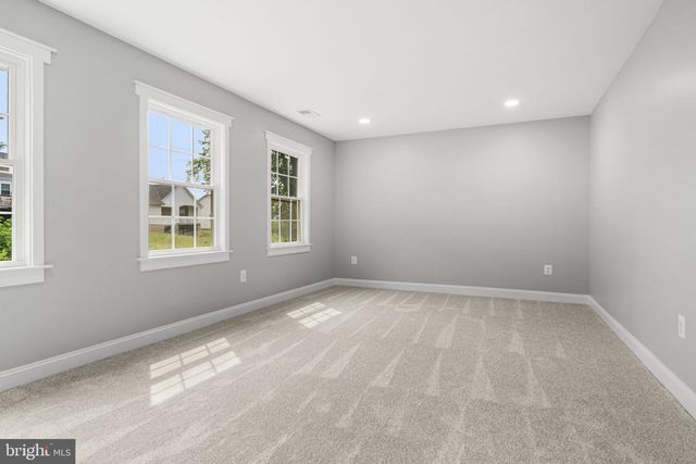 1371 N ROYAL AVE, Front Royal, VA 22630