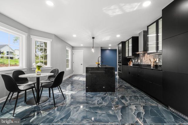 1371 N ROYAL AVE, Front Royal, VA 22630