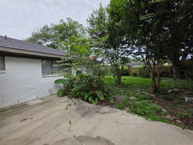 12123 Sea Shore Drive, Houston, TX 77072