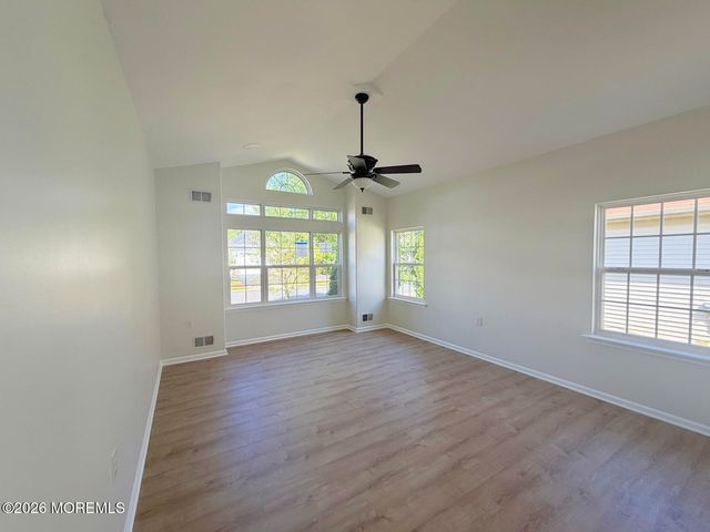 6 Firenze Court, Manchester, NJ 08759