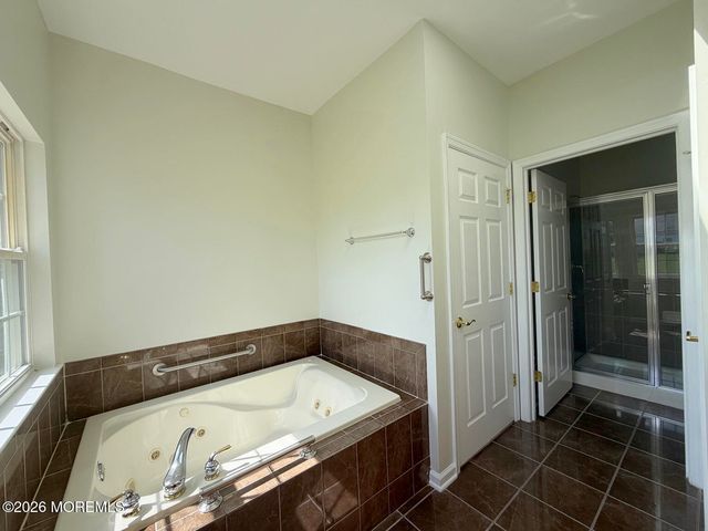 6 Firenze Court, Manchester, NJ 08759