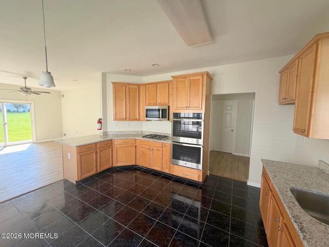 6 Firenze Court, Manchester, NJ 08759