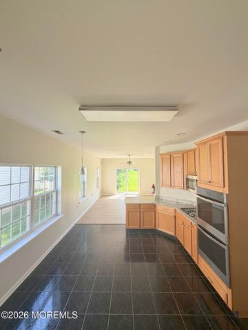 6 Firenze Court, Manchester, NJ 08759