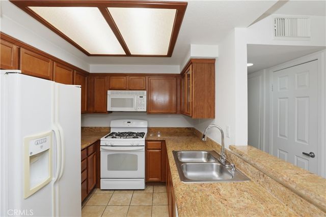 200 E Alessandro 34, Riverside, CA 92508