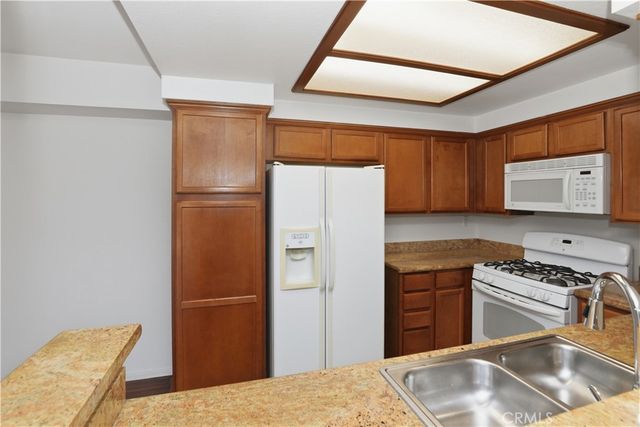 200 E Alessandro 34, Riverside, CA 92508