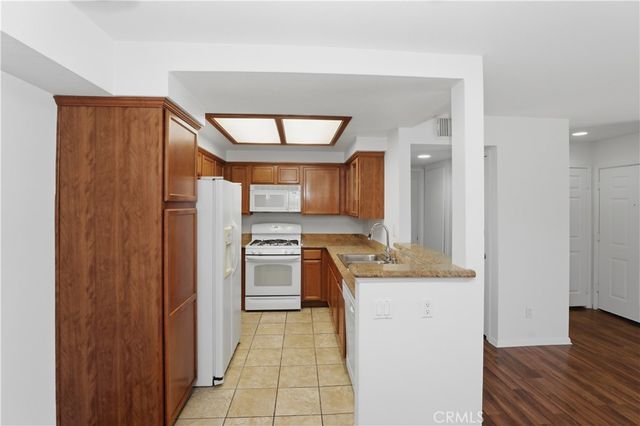 200 E Alessandro 34, Riverside, CA 92508