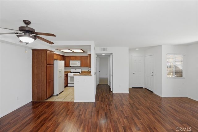 200 E Alessandro 34, Riverside, CA 92508