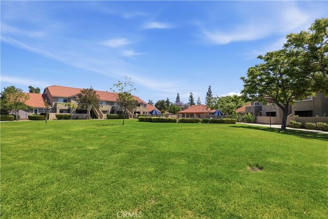 200 E Alessandro 34, Riverside, CA 92508