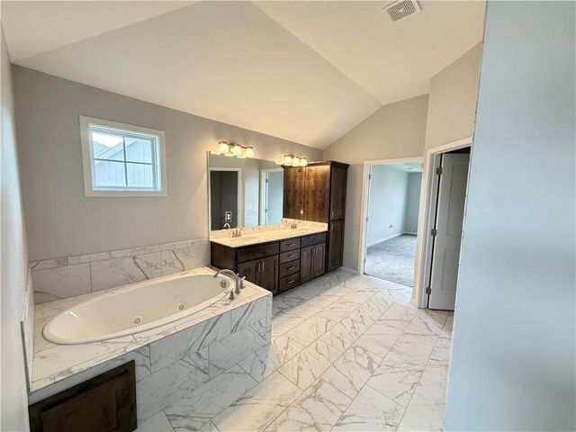 11312 Yecker Avenue, Kansas City, KS 66109