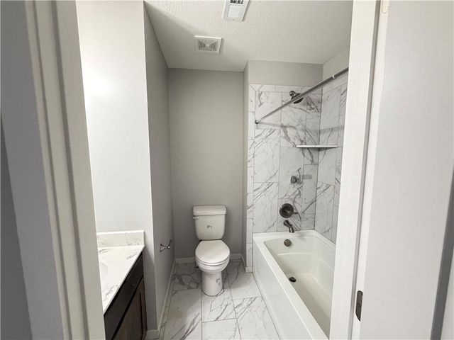 11312 Yecker Avenue, Kansas City, KS 66109