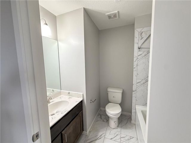 11312 Yecker Avenue, Kansas City, KS 66109