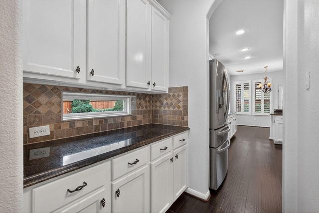 11 Sheephorn Court, Magnolia, TX 77354