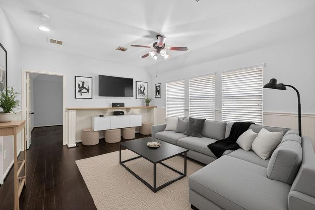 11 Sheephorn Court, Magnolia, TX 77354