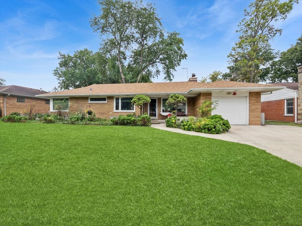 330 Cornell Avenue, Des Plaines, IL 60016 — exterior