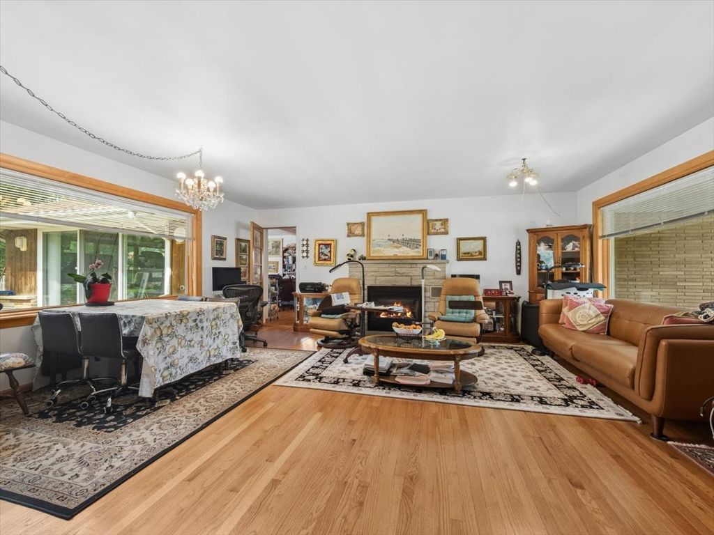 330 Cornell Avenue, Des Plaines, IL 60016 — photo 2