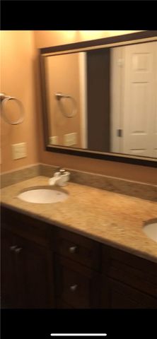 1320 E Ash, Fayetteville, AR 72703