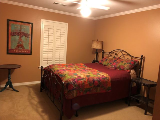 1320 E Ash, Fayetteville, AR 72703