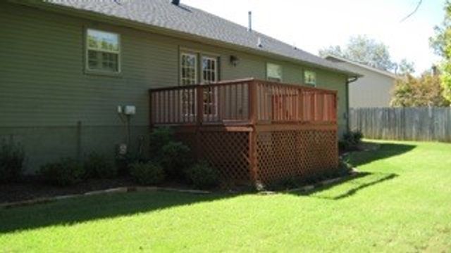 1320 E Ash, Fayetteville, AR 72703