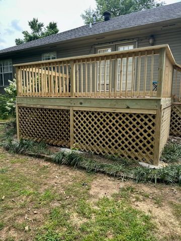 1320 E Ash, Fayetteville, AR 72703