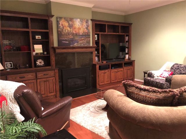 1320 E Ash, Fayetteville, AR 72703