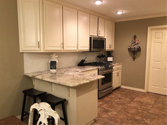 1320 E Ash, Fayetteville, AR 72703