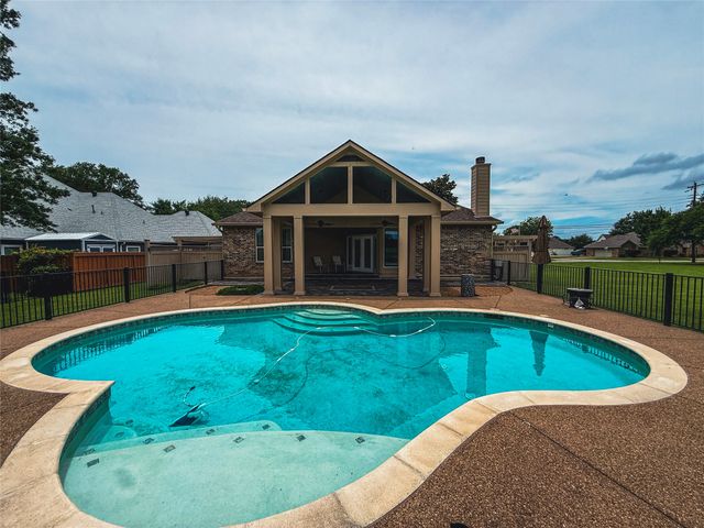 5 Woodlawn Way, Star Harbor, TX 75148