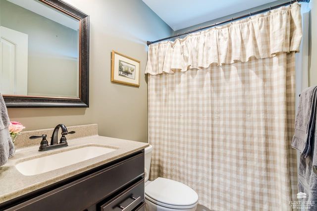 412 Ledgestone Ridge Court, Manhattan, KS 66503