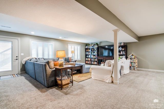 412 Ledgestone Ridge Court, Manhattan, KS 66503