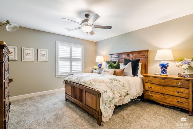 412 Ledgestone Ridge Court, Manhattan, KS 66503