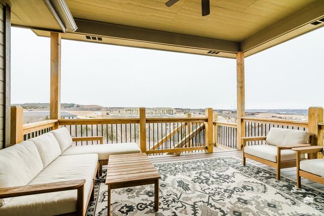 412 Ledgestone Ridge Court, Manhattan, KS 66503