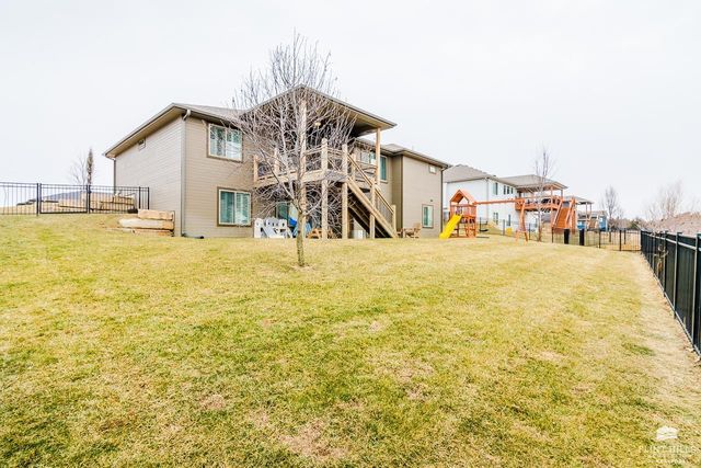412 Ledgestone Ridge Court, Manhattan, KS 66503