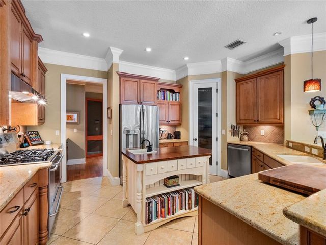 2750 LEE SHORE LOOP, Orlando, FL 32820