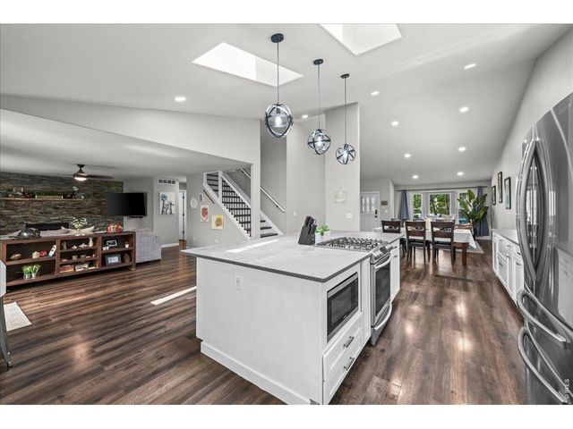 2431 Maplewood Cir E, Longmont, CO 80503