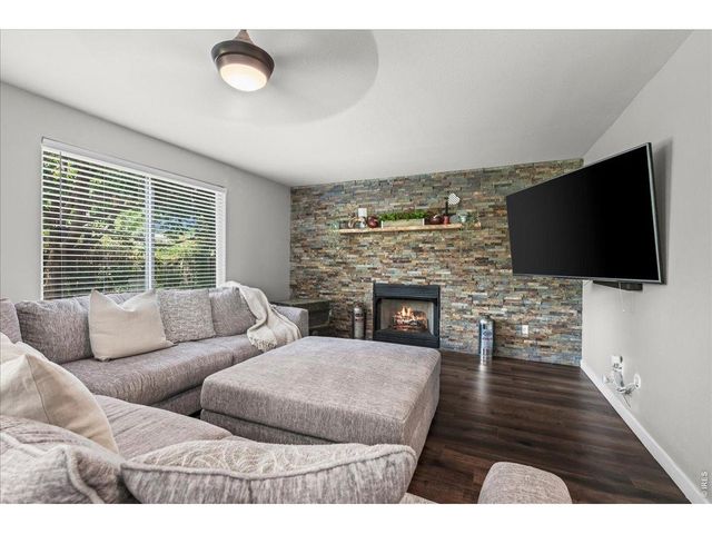 2431 Maplewood Cir E, Longmont, CO 80503
