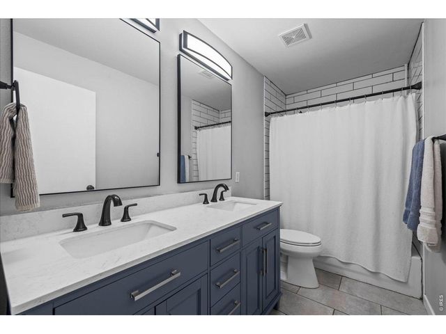 2431 Maplewood Cir E, Longmont, CO 80503