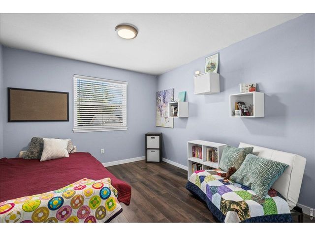 2431 Maplewood Cir E, Longmont, CO 80503