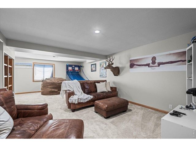 2431 Maplewood Cir E, Longmont, CO 80503