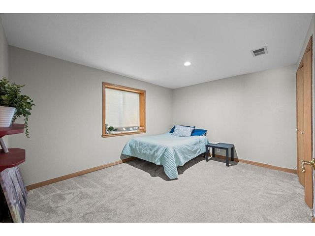 2431 Maplewood Cir E, Longmont, CO 80503