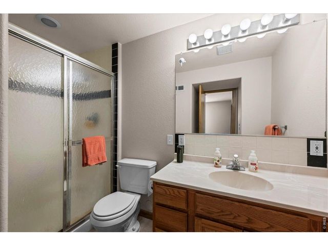 2431 Maplewood Cir E, Longmont, CO 80503