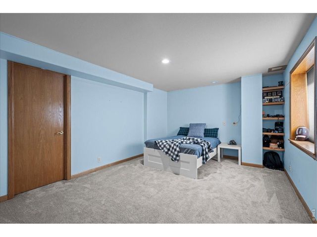 2431 Maplewood Cir E, Longmont, CO 80503
