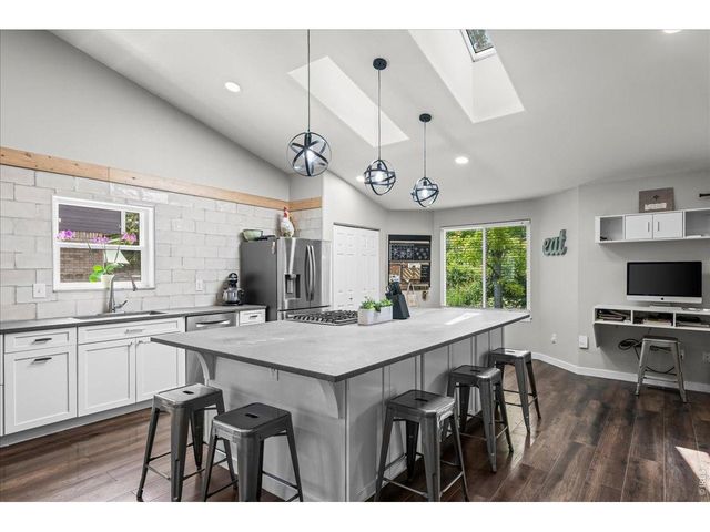 2431 Maplewood Cir E, Longmont, CO 80503