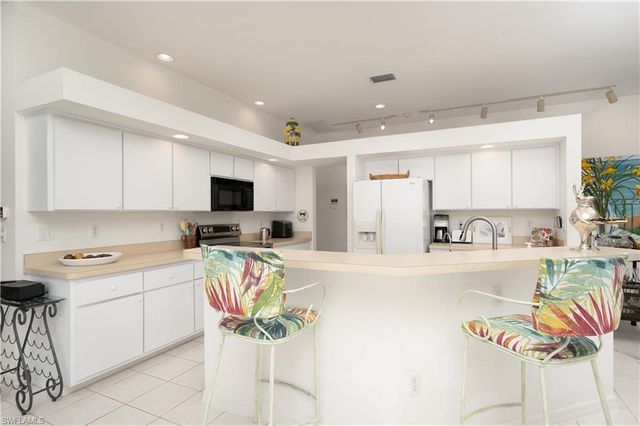 4916 SW 11th PL, Cape Coral, FL 33914