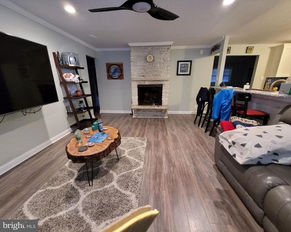 302 IRIS RD, Cherry Hill, NJ 08003