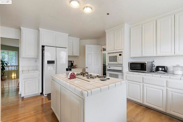 2745 Butters Drive, Oakland, CA 94602