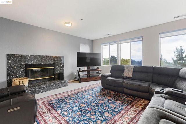 2745 Butters Drive, Oakland, CA 94602