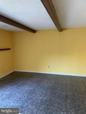 4 INDEPENDENCE PL, Newtown, PA 18940