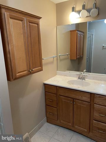 4 INDEPENDENCE PL, Newtown, PA 18940