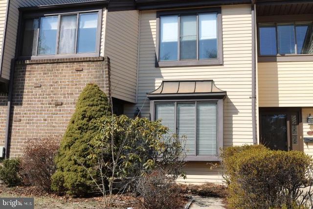 4 INDEPENDENCE PL, Newtown, PA 18940