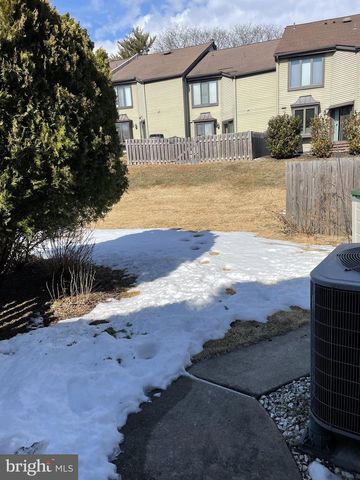 4 INDEPENDENCE PL, Newtown, PA 18940